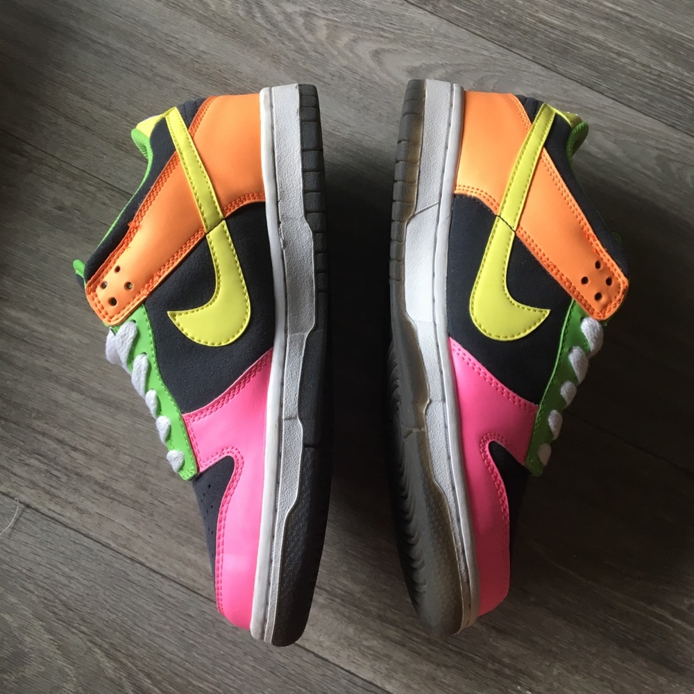 Nike Dunk Low - Picture 3 of 8